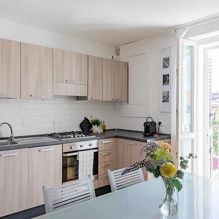 Centro A 3 Min Dal Mare - Wifi & Balcone 아파트